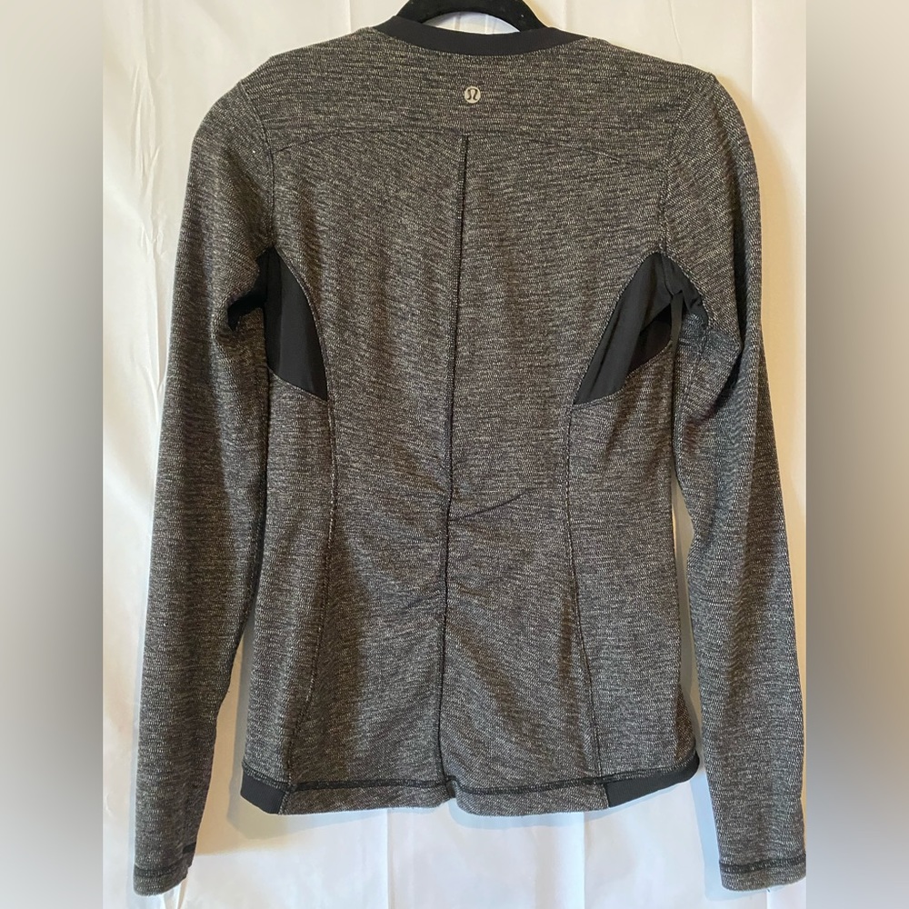 Gray Lululemon Thermal Workout Long-sleeve (MED)